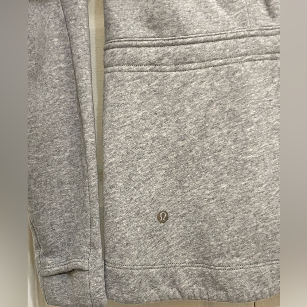 Lululemon Lined Full Zip Up Athletic Jacket Size 8 Adjustable Waist Phone Pocket - Picture 4 of 6
